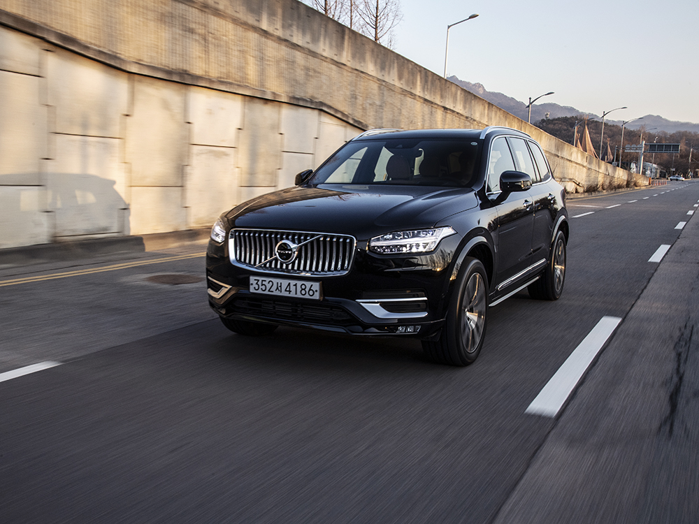 옵션 고민 필요 없는 플래그십? 볼보 XC90 T6 인스크립션