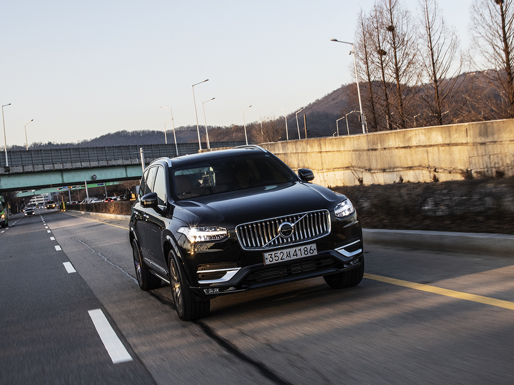 옵션 고민 필요 없는 플래그십? 볼보 XC90 T6 인스크립션