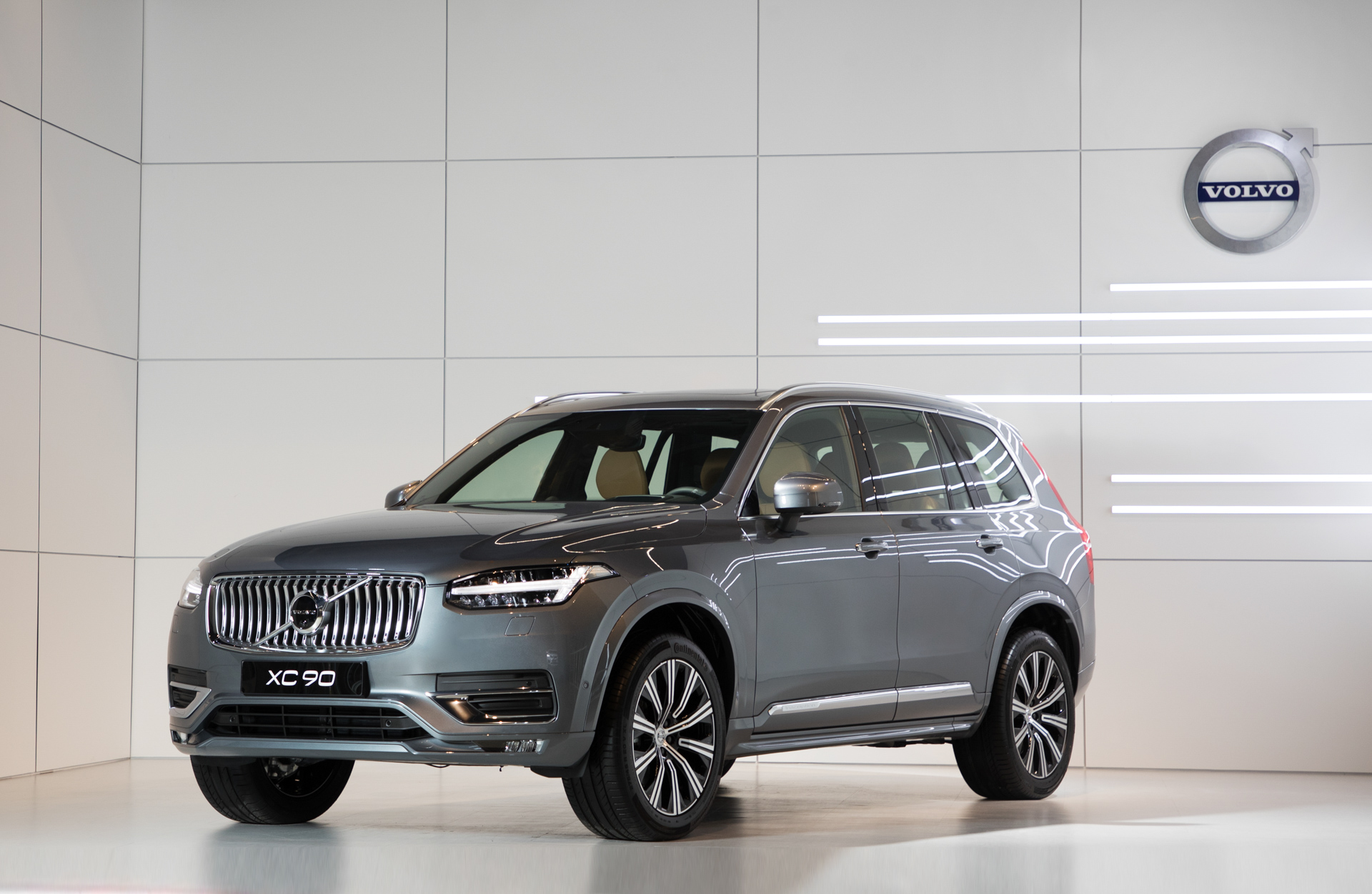 더 고급스러워진 볼보 XC90 F/L, 하반기 프리미엄 SUV 시장 강타하나