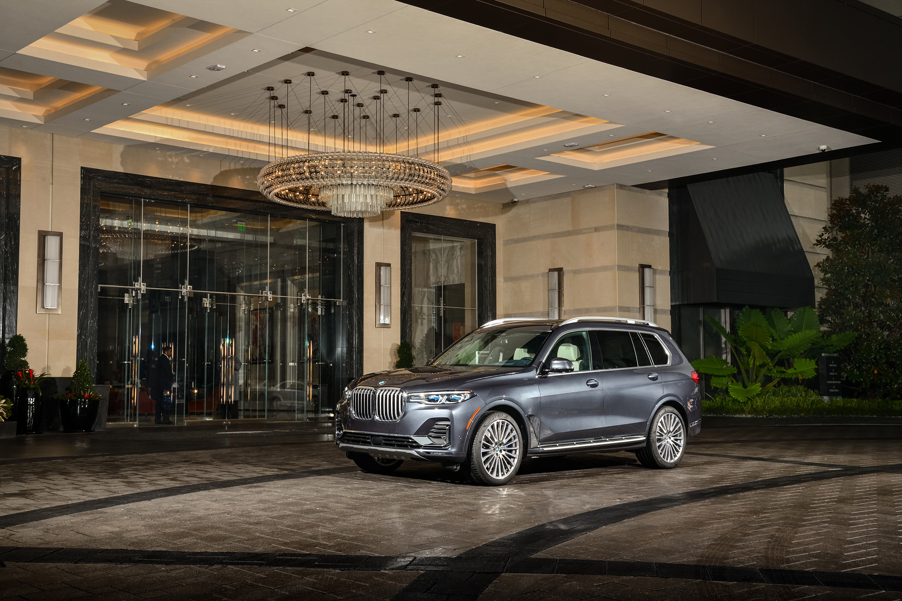 메르세데스 벤츠 GLE, BMW X7 x드라이브 40i 출시