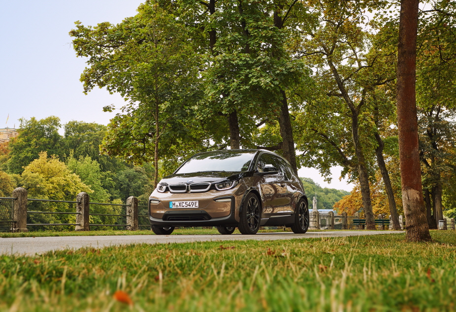 BMW i3 120Ah 출시,
최대 248km 주행가능