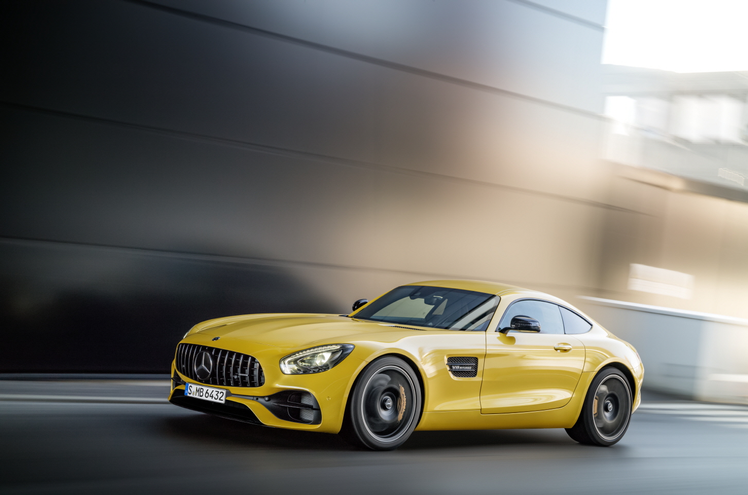 AMG의 독자개발 스포츠카, 2018 AMG GT 및 GTS 출시