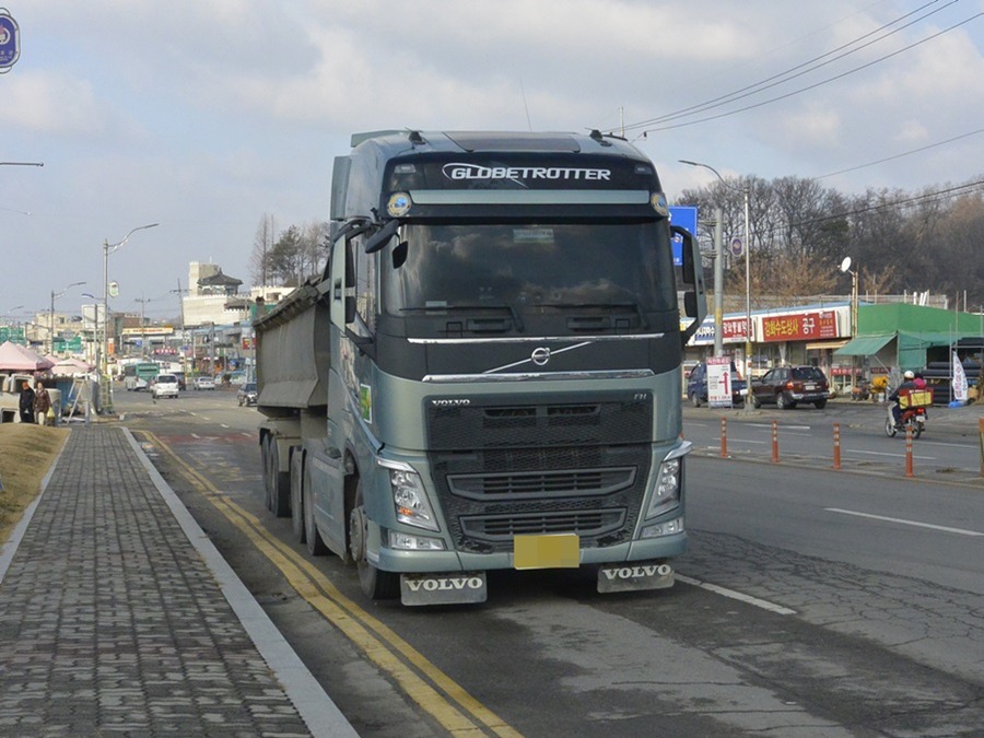 대형 트럭 동승 취재기, 2.5km/L의 연비 그리고 16단 미션