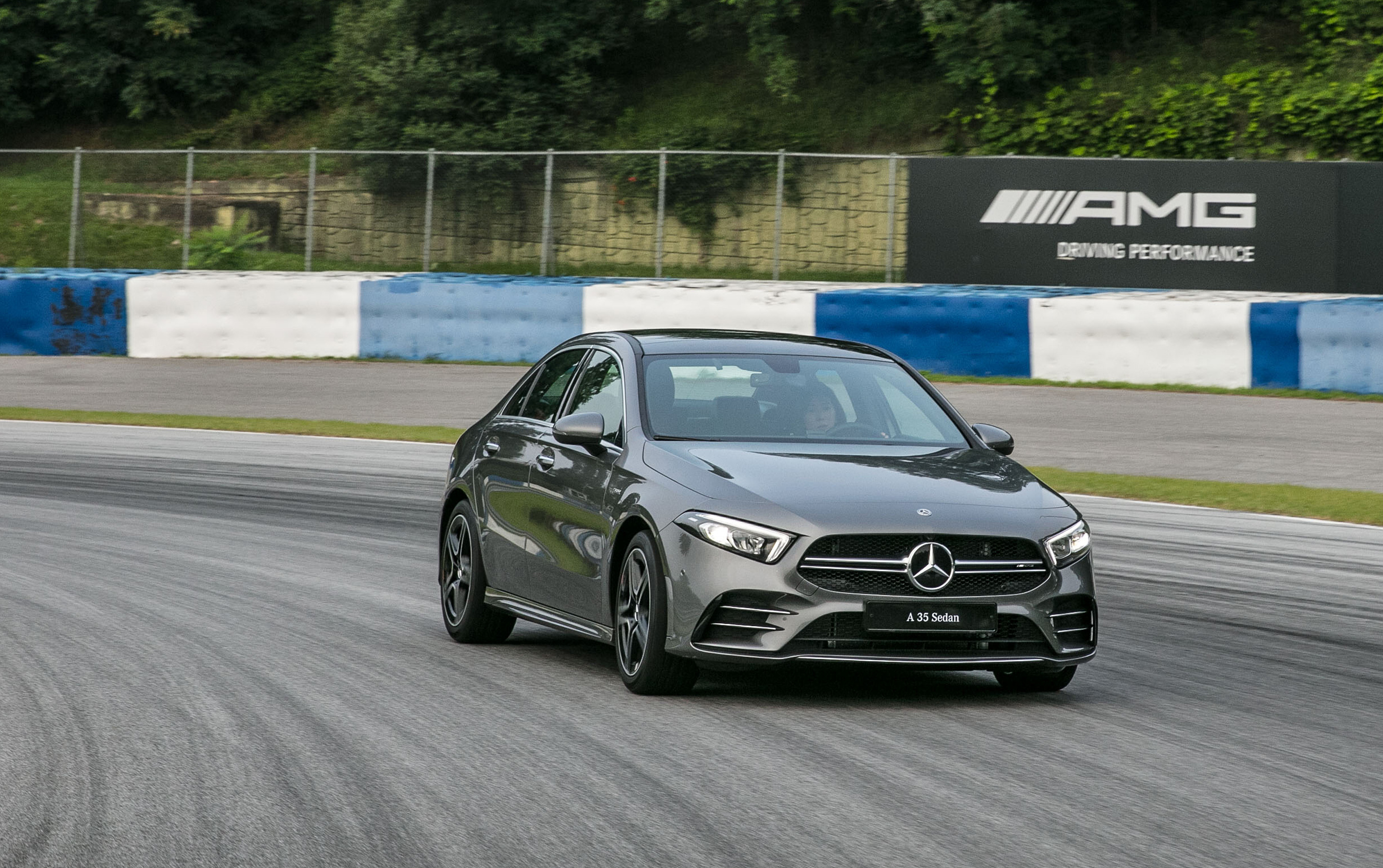 국내 최초로 선보이는 엔트리 AMG, 메르세데스-AMG A 35 4MATIC 세단 출시!