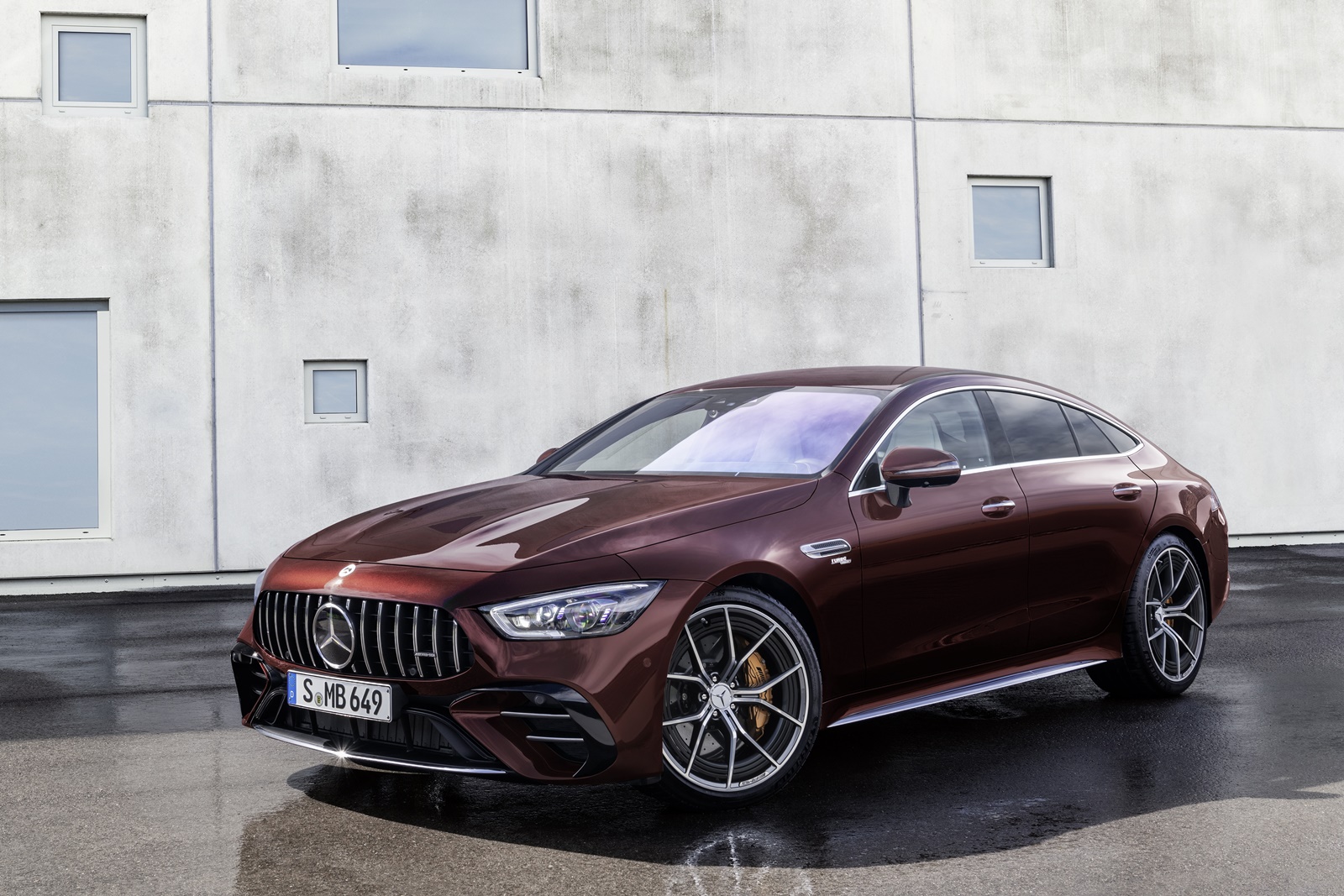 “저 어디 달라진 데 없어요?” 부분 변경으로 돌아온 ‘AMG GT 4-도어 쿠페’