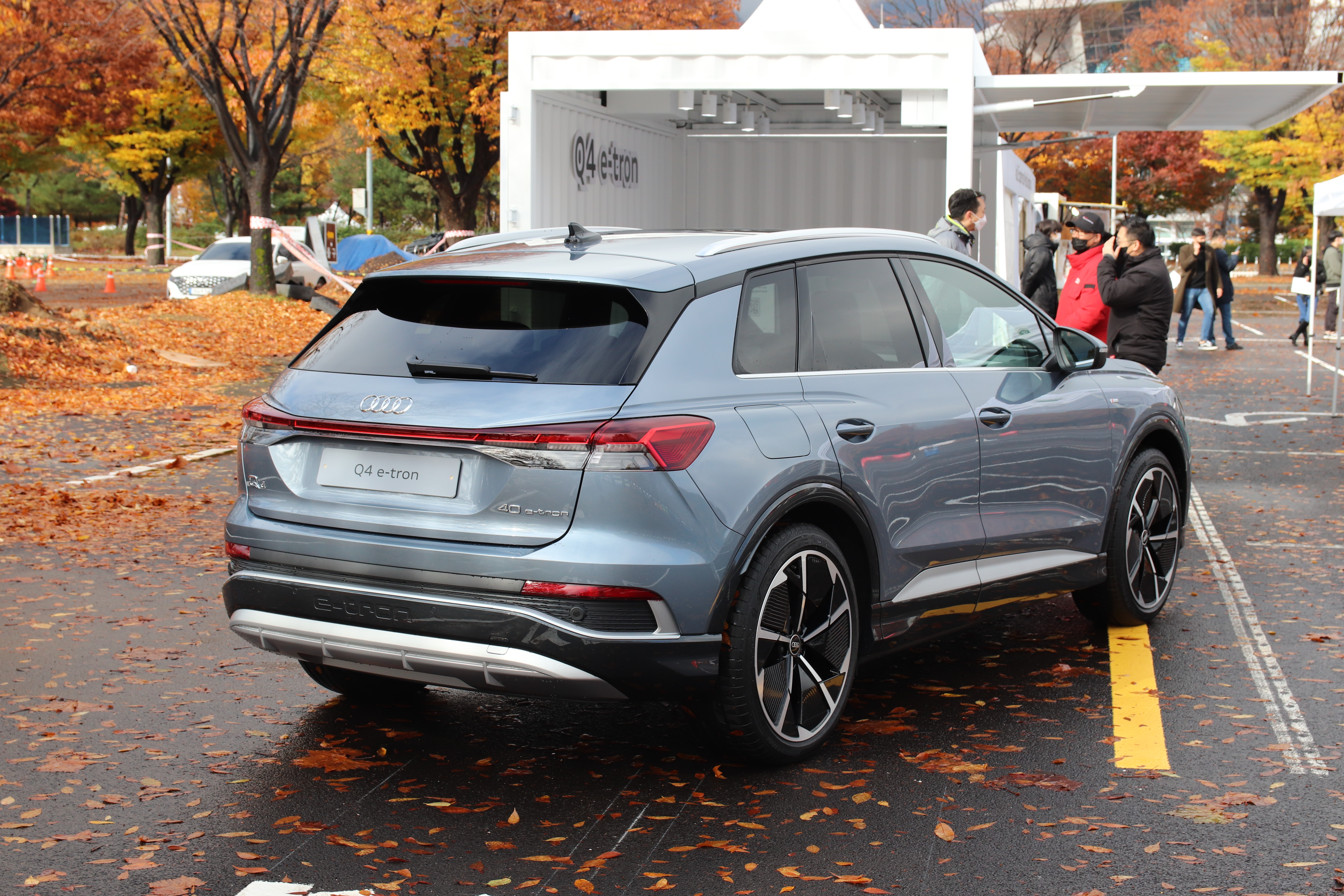 "생각보다 예쁘다!" 실물파 전기 SUV
아우디 Q4 e-트론 국내 공개