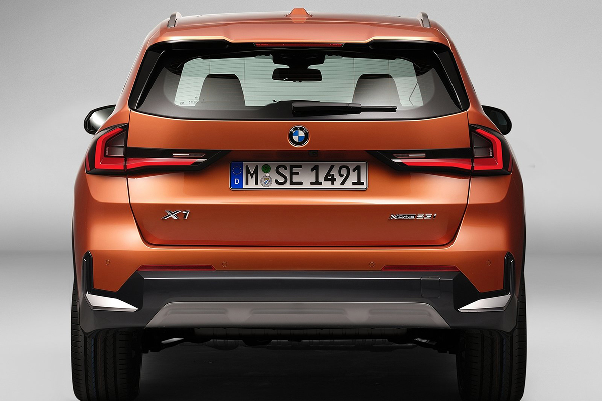 BMW X1 후면부