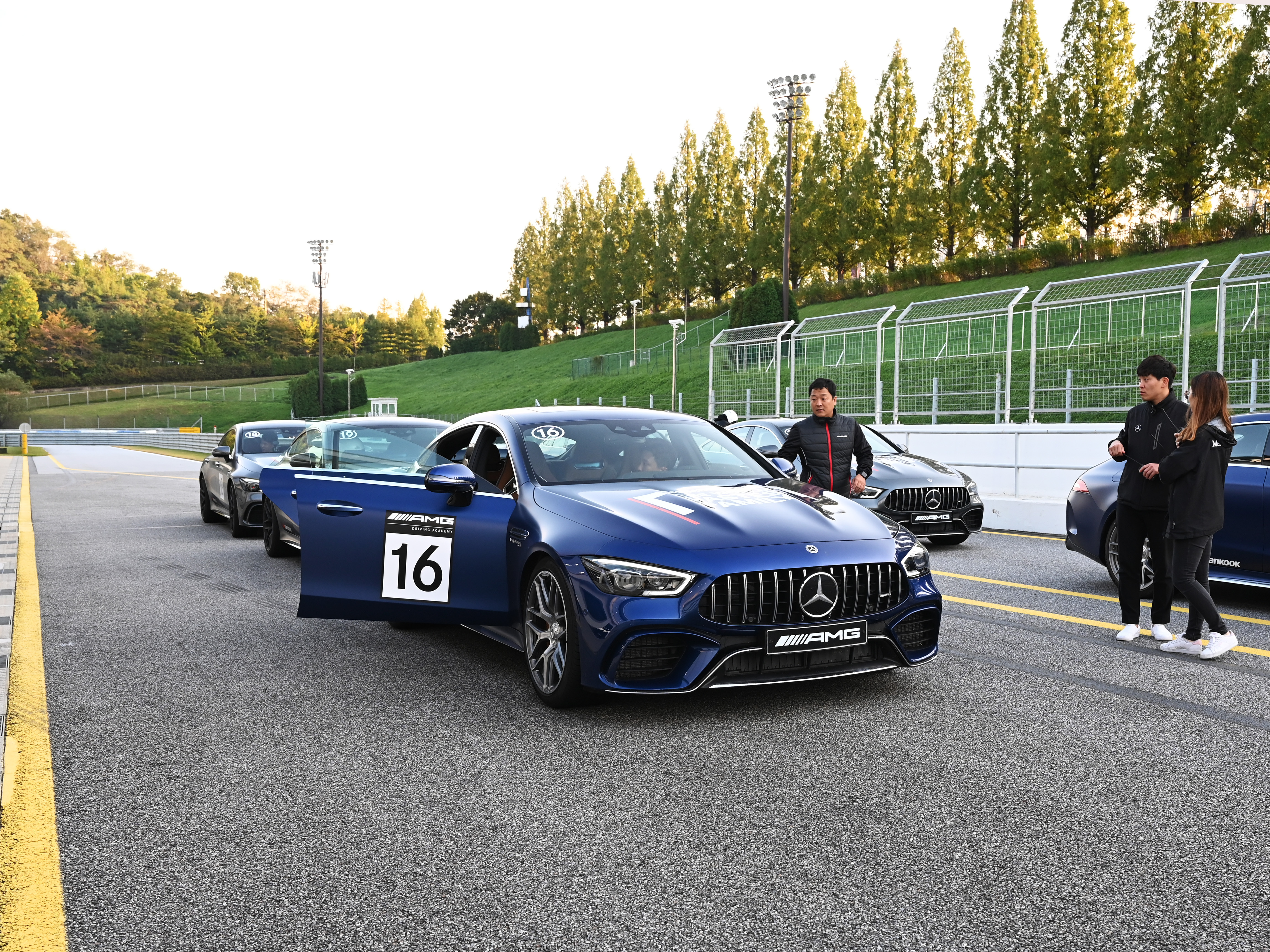 냉정과 열정 사이, AMG GT 4도어 쿠페∙E53 4매틱+