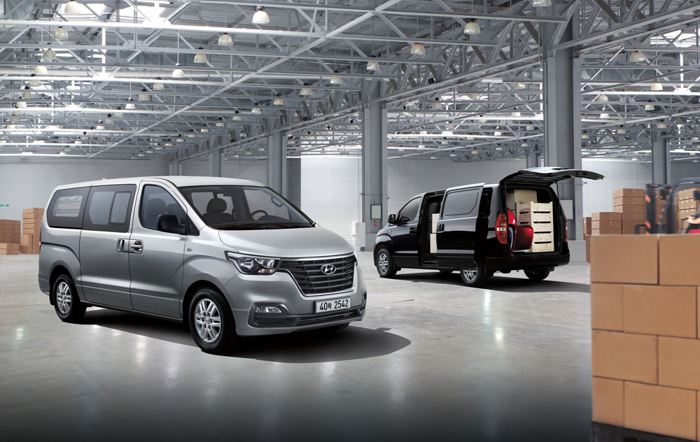 현대자동차,
내외관 대거 바뀐 그랜드 스타렉스 공개