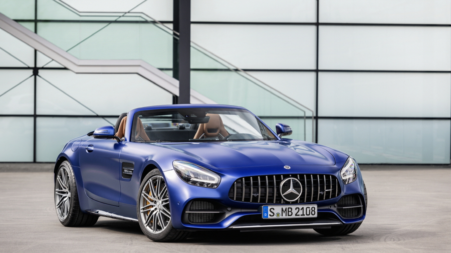 첨단 레이싱 DNA의 로드스터, 메르세데스 AMG GT C 국내 출시