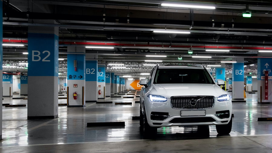 짜릿한 상상력의 억대 SUV들! 볼보 XC90 T8 PHEV & 테슬라 모델 X