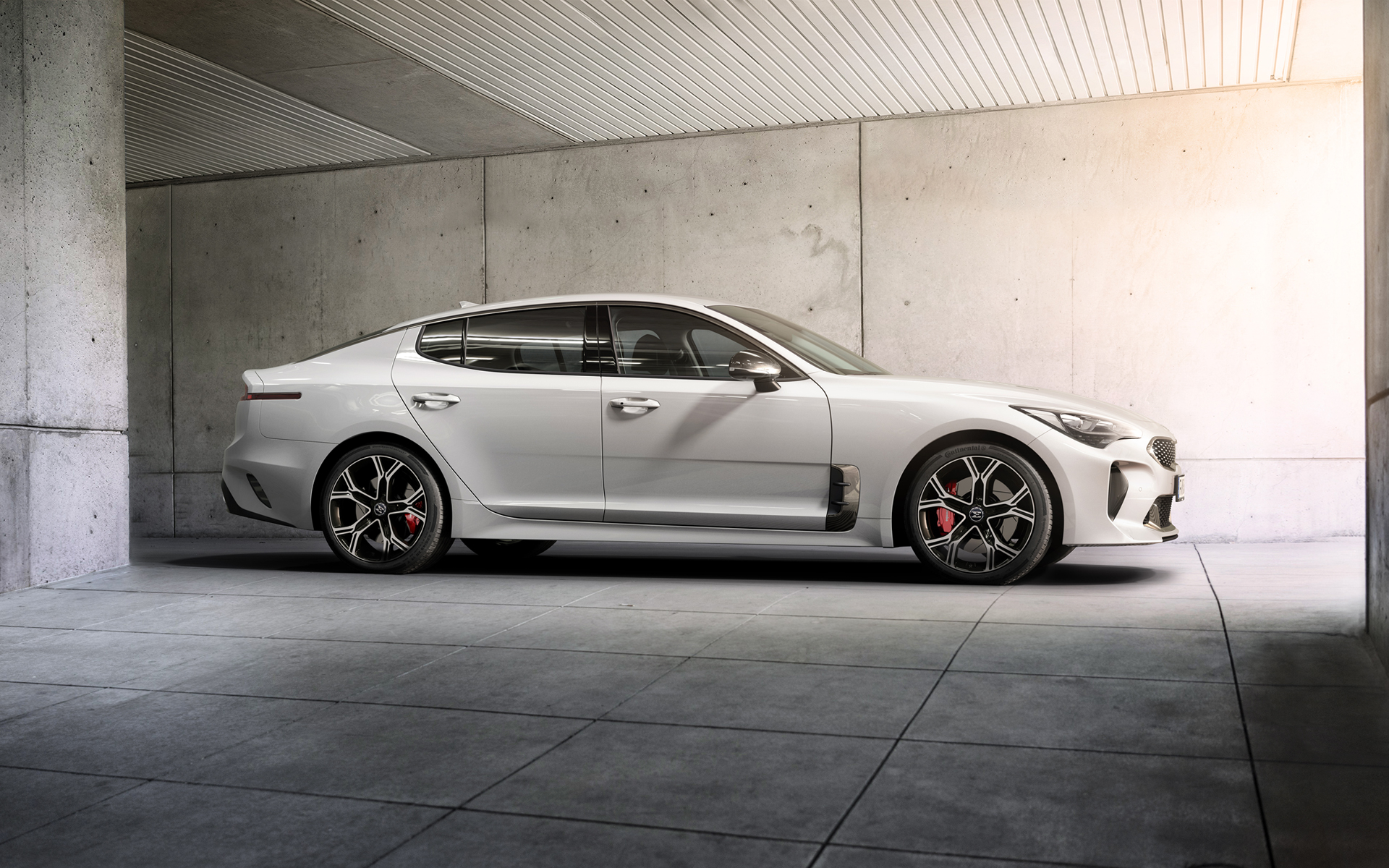 더욱 완벽해진 한국형 GT, 2019 스팅어