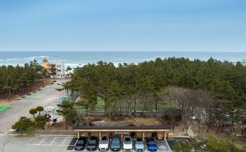 BMW 차징 스테이션. 이번에는 주문진 해수욕장 BMW 차징 스테이션