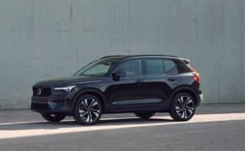 “볼보 XC40 다크 에디션. 즉시 출고 가능?” 스페셜 에디션이지만 같은 가격 볼보 XC40 다크 에디션