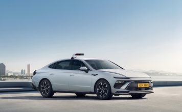 결국 또 나오는 쏘나타 택시. 이번에는 좀 다르다? 쏘나타 택시