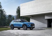 쉐보레, 온스타 품은 2025 트레일블레이저 출시. 가격은 동결 2025 쉐보레 트레일블레이저