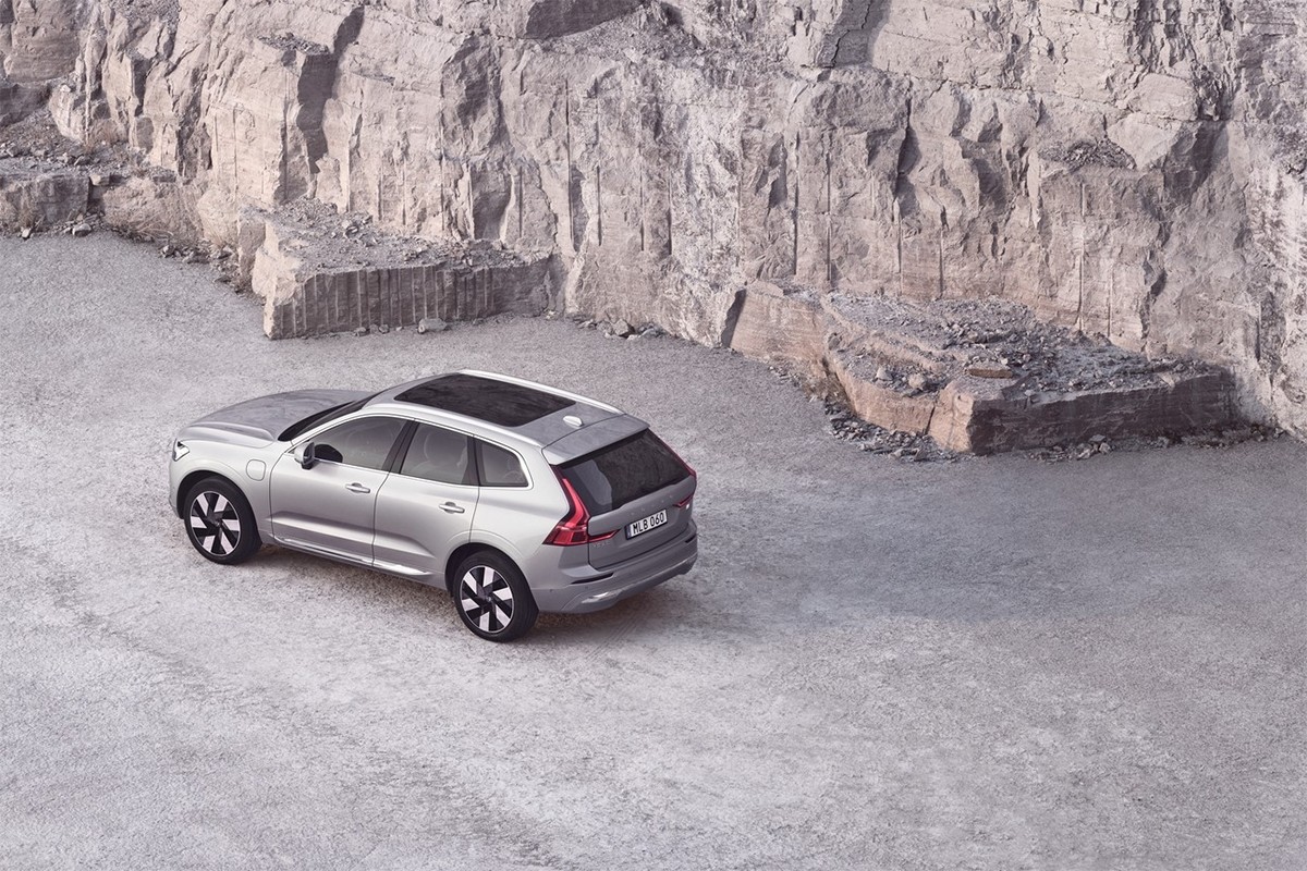 2025 볼보 XC60
