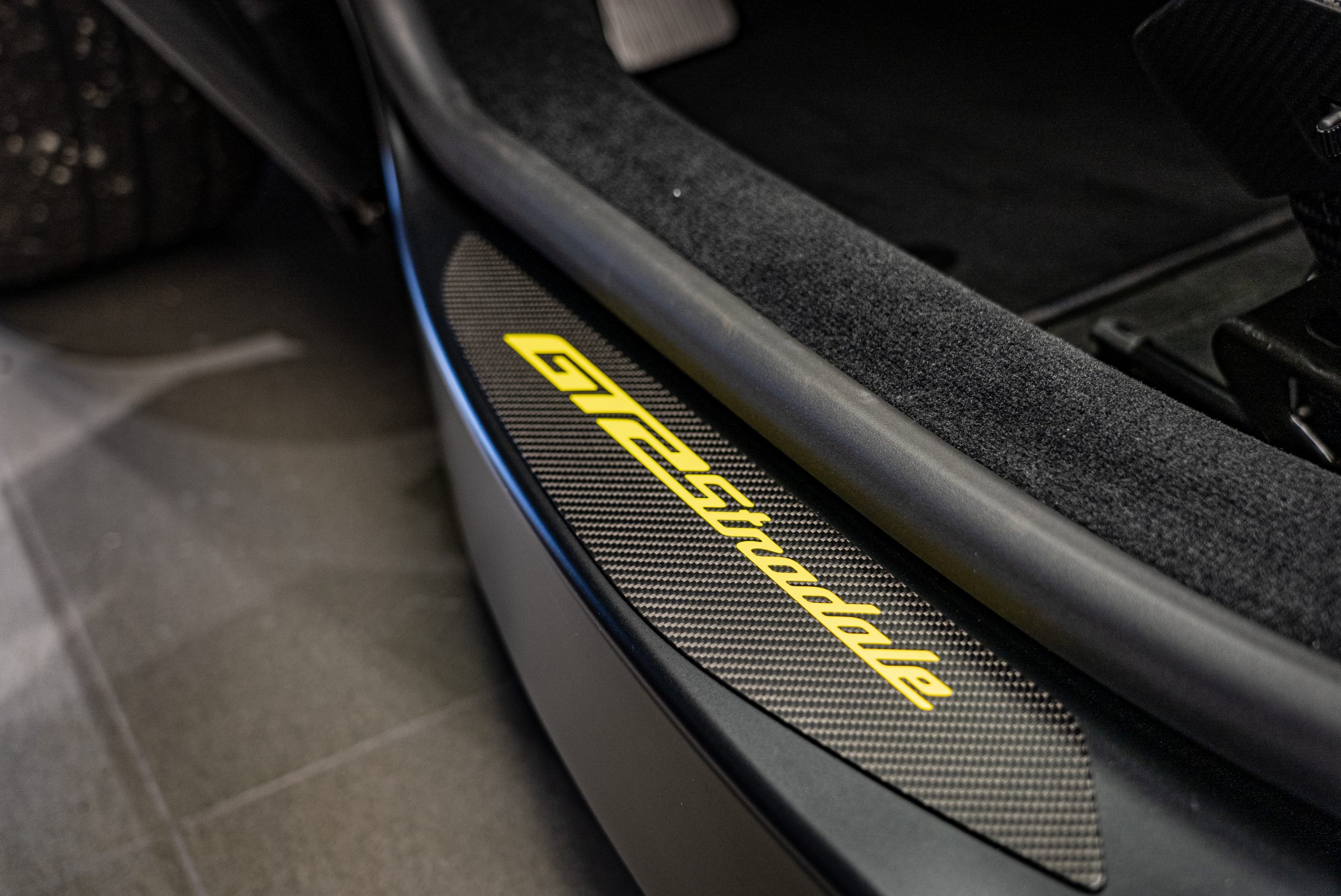 마세라티 GT2 스트라달레