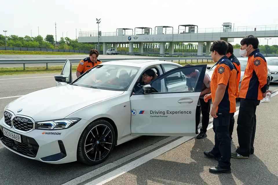 BMW 119 구급대원 주행 교육 